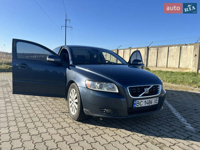 Синий Вольво В50, объемом двигателя 1.6 л и пробегом 254 тыс. км за 7000 $, фото 1 на Automoto.ua