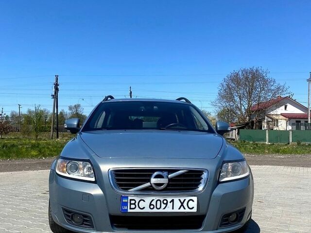 Синій Вольво V50, об'ємом двигуна 1.6 л та пробігом 250 тис. км за 6999 $, фото 1 на Automoto.ua
