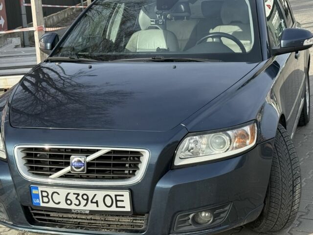 Синий Вольво В50, объемом двигателя 2 л и пробегом 216 тыс. км за 8000 $, фото 1 на Automoto.ua