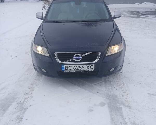 Синий Вольво В50, объемом двигателя 1.6 л и пробегом 230 тыс. км за 9000 $, фото 1 на Automoto.ua