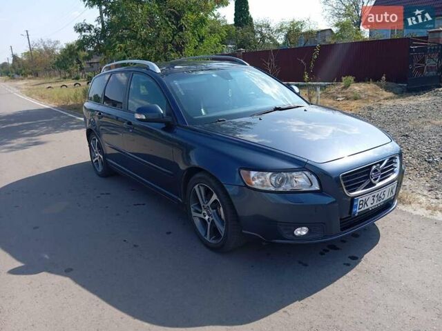 Синий Вольво В50, объемом двигателя 1.6 л и пробегом 259 тыс. км за 7650 $, фото 1 на Automoto.ua