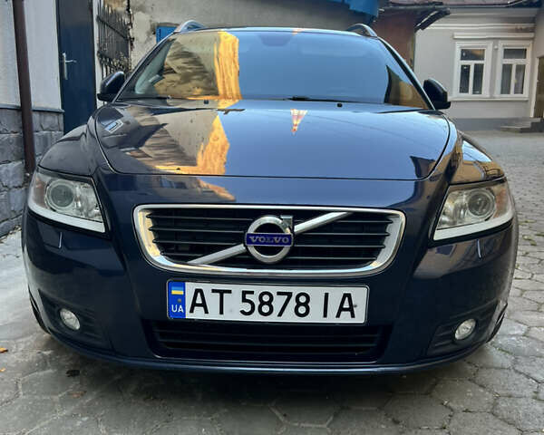 Синій Вольво V50, об'ємом двигуна 1.6 л та пробігом 248 тис. км за 8000 $, фото 1 на Automoto.ua