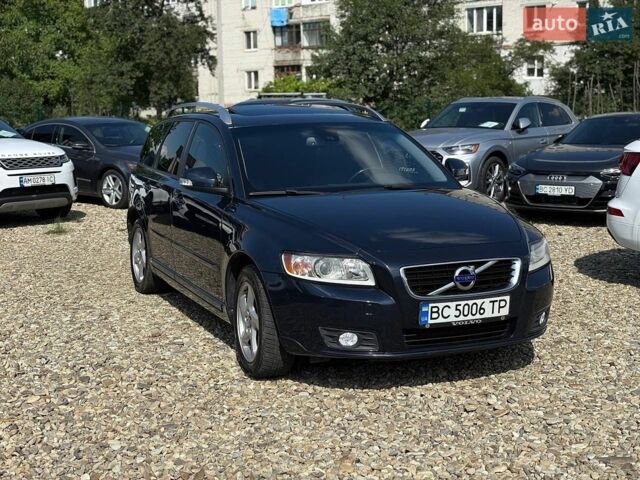 Синий Вольво В50, объемом двигателя 1.6 л и пробегом 237 тыс. км за 8500 $, фото 1 на Automoto.ua