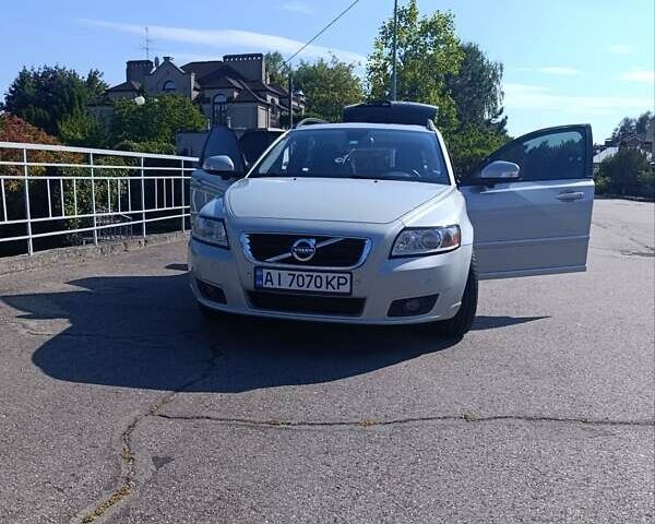 Синій Вольво V50, об'ємом двигуна 1.6 л та пробігом 214 тис. км за 8700 $, фото 1 на Automoto.ua