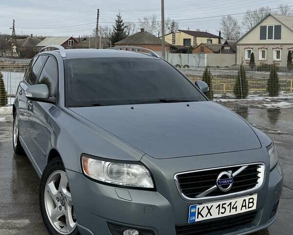 Синий Вольво В50, объемом двигателя 1.56 л и пробегом 281 тыс. км за 8550 $, фото 1 на Automoto.ua