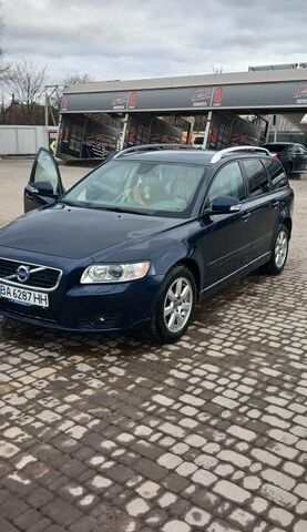 Синий Вольво В50, объемом двигателя 1.56 л и пробегом 224 тыс. км за 9000 $, фото 1 на Automoto.ua