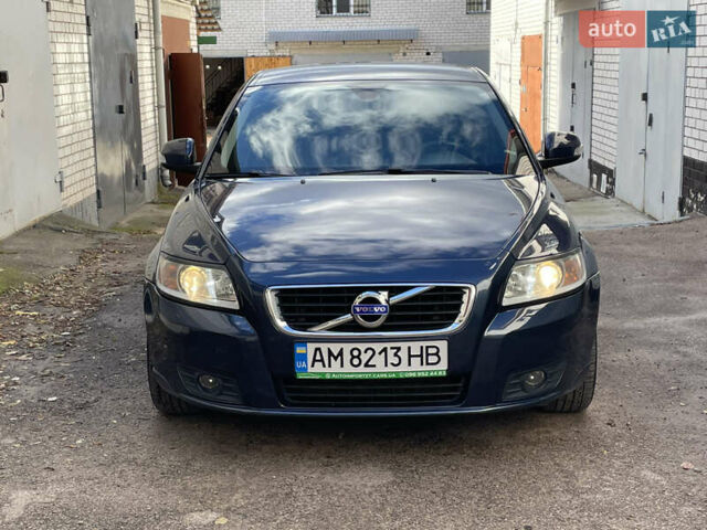 Вольво V50 2012 у Житомирі на Automoto.ua Синій Вольво V50, об'ємом двигуна 1.56 л та пробігом 268 тис. км за 7800 $, фото 1 на Automoto.ua
