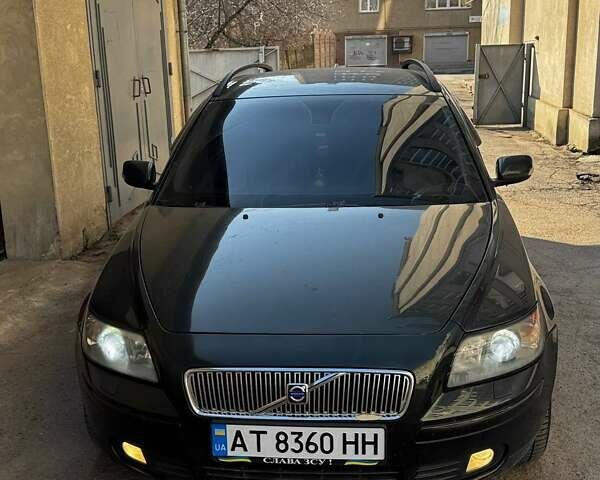 Зелений Вольво V50, об'ємом двигуна 1.6 л та пробігом 327 тис. км за 5000 $, фото 1 на Automoto.ua
