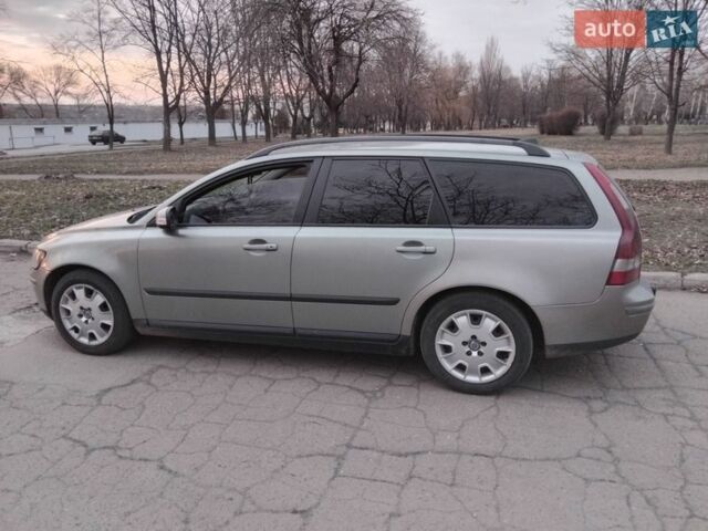 Зелений Вольво V50, об'ємом двигуна 1.56 л та пробігом 360 тис. км за 4000 $, фото 1 на Automoto.ua