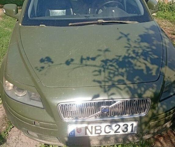 Зеленый Вольво В50, объемом двигателя 0 л и пробегом 464 тыс. км за 1001 $, фото 1 на Automoto.ua