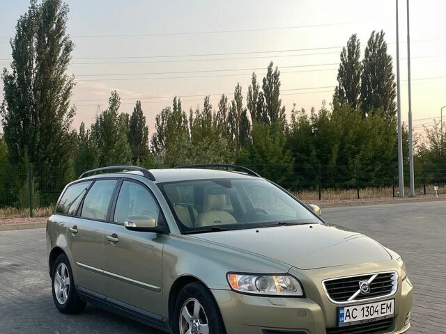 Зелений Вольво V50, об'ємом двигуна 1.8 л та пробігом 257 тис. км за 6300 $, фото 1 на Automoto.ua