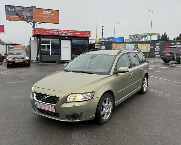 Зелений Вольво V50, об'ємом двигуна 1.6 л та пробігом 280 тис. км за 6500 $, фото 1 на Automoto.ua