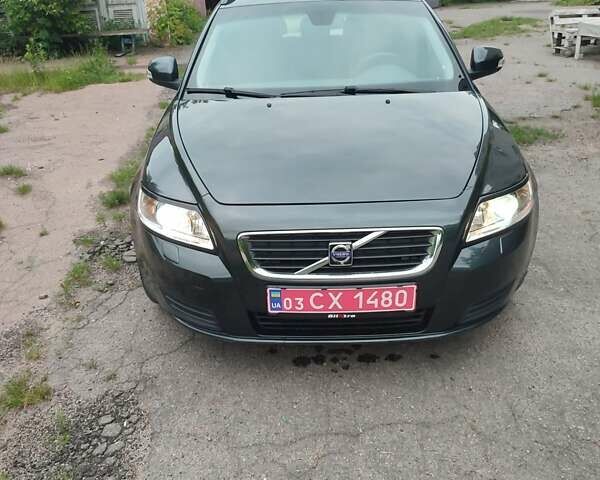 Зелений Вольво V50, об'ємом двигуна 1.6 л та пробігом 228 тис. км за 6500 $, фото 1 на Automoto.ua