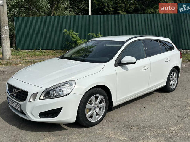 Білий Вольво B60, об'ємом двигуна 2 л та пробігом 302 тис. км за 9200 $, фото 1 на Automoto.ua