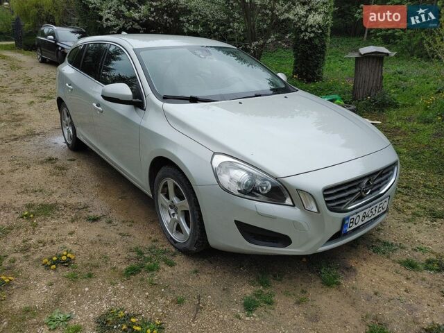 Белый Вольво B60, объемом двигателя 1.98 л и пробегом 211 тыс. км за 11200 $, фото 1 на Automoto.ua