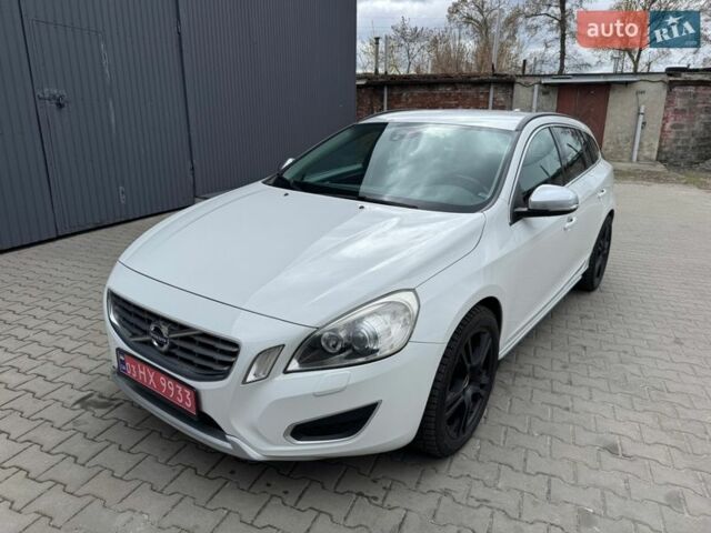 Белый Вольво B60, объемом двигателя 2.4 л и пробегом 160 тыс. км за 13900 $, фото 1 на Automoto.ua