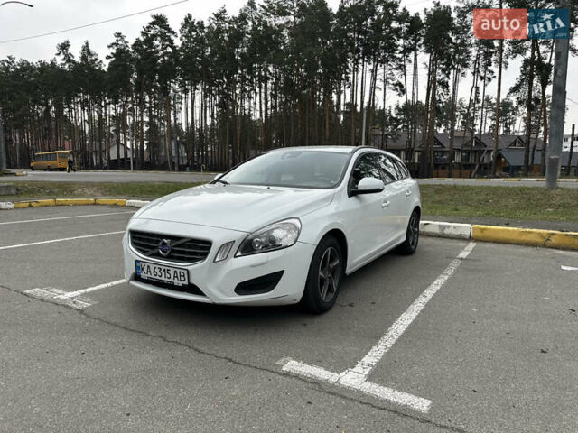 Білий Вольво B60, об'ємом двигуна 1.56 л та пробігом 287 тис. км за 9300 $, фото 1 на Automoto.ua