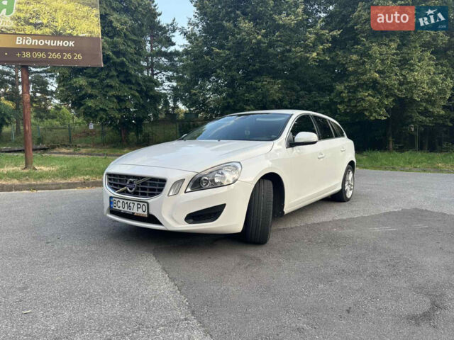 Білий Вольво B60, об'ємом двигуна 1.56 л та пробігом 220 тис. км за 10200 $, фото 1 на Automoto.ua