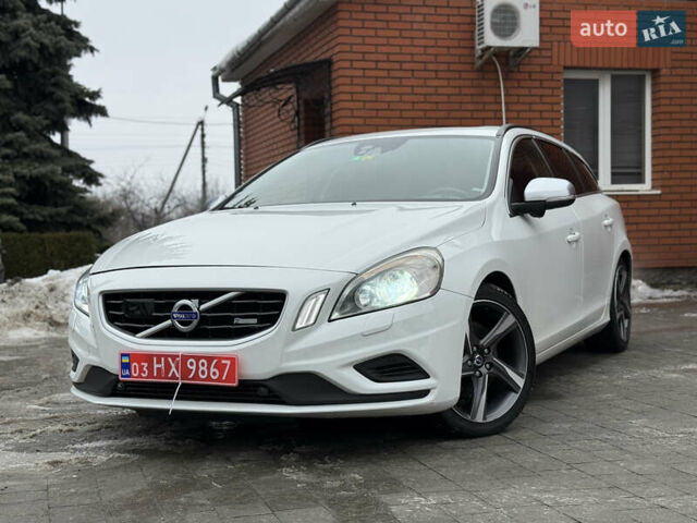 Белый Вольво B60, объемом двигателя 2.4 л и пробегом 234 тыс. км за 12700 $, фото 1 на Automoto.ua