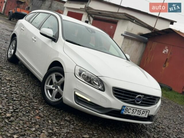 Белый Вольво B60, объемом двигателя 1.98 л и пробегом 257 тыс. км за 9450 $, фото 1 на Automoto.ua