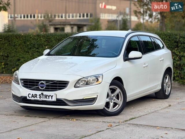 Белый Вольво B60, объемом двигателя 2 л и пробегом 267 тыс. км за 9500 $, фото 1 на Automoto.ua