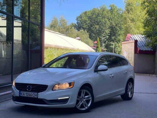 Білий Вольво B60, об'ємом двигуна 2 л та пробігом 170 тис. км за 11547 $, фото 1 на Automoto.ua