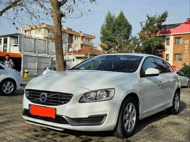 Білий Вольво B60, об'ємом двигуна 1.6 л та пробігом 250 тис. км за 8000 $, фото 1 на Automoto.ua