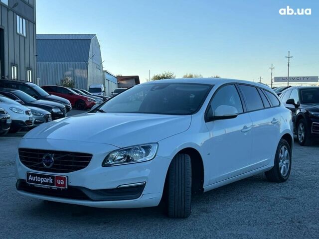 Белый Вольво B60, объемом двигателя 2 л и пробегом 300 тыс. км за 13940 $, фото 1 на Automoto.ua