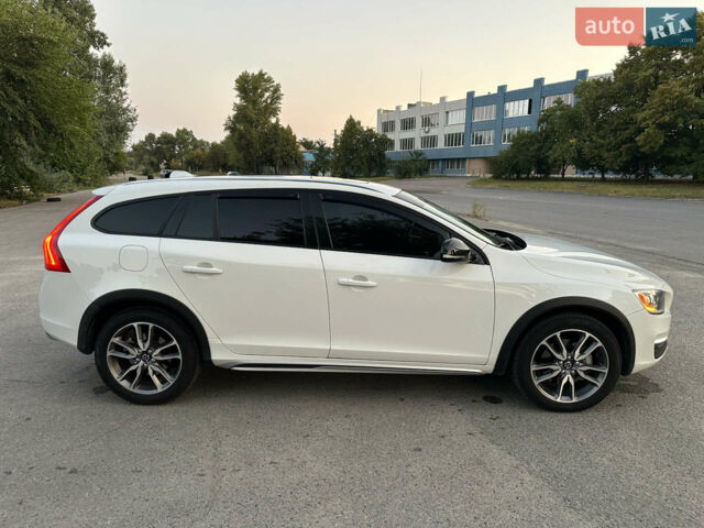 Білий Вольво B60, об'ємом двигуна 2.5 л та пробігом 140 тис. км за 16900 $, фото 1 на Automoto.ua
