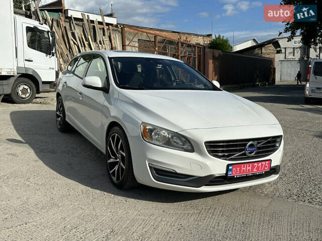 Белый Вольво B60, объемом двигателя 2 л и пробегом 252 тыс. км за 9200 $, фото 1 на Automoto.ua