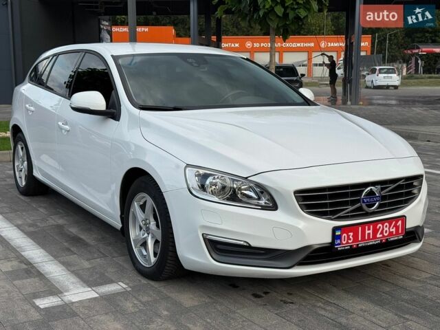 Белый Вольво B60, объемом двигателя 2 л и пробегом 260 тыс. км за 12550 $, фото 1 на Automoto.ua