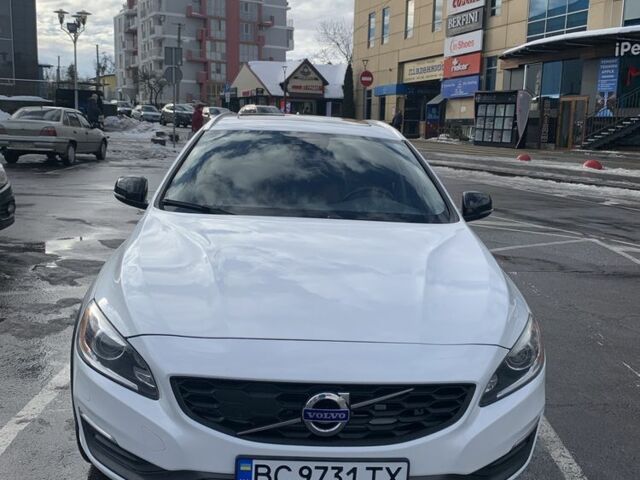 Білий Вольво B60, об'ємом двигуна 2.5 л та пробігом 150 тис. км за 17500 $, фото 1 на Automoto.ua