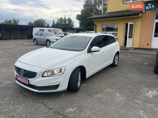 Білий Вольво B60, об'ємом двигуна 2 л та пробігом 282 тис. км за 12300 $, фото 1 на Automoto.ua