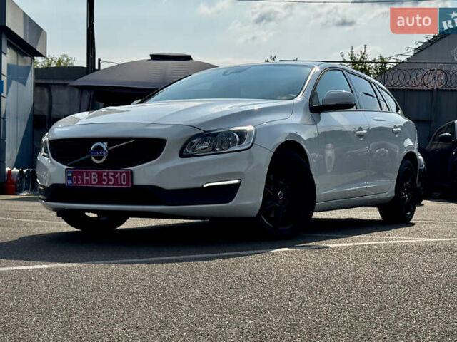 Белый Вольво B60, объемом двигателя 2 л и пробегом 236 тыс. км за 14799 $, фото 1 на Automoto.ua