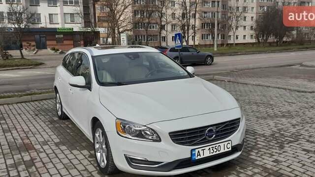 Белый Вольво B60, объемом двигателя 1.97 л и пробегом 168 тыс. км за 18000 $, фото 1 на Automoto.ua