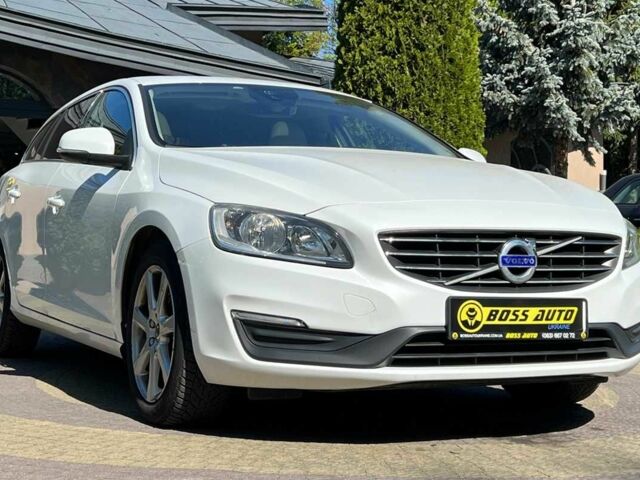 Белый Вольво B60, объемом двигателя 2 л и пробегом 261 тыс. км за 14650 $, фото 1 на Automoto.ua