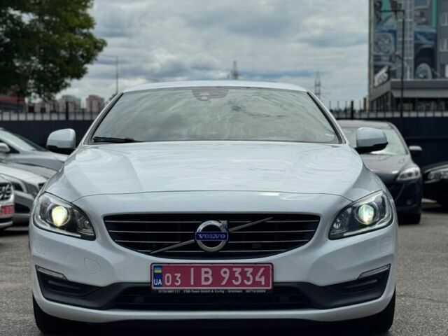 Білий Вольво B60, об'ємом двигуна 2 л та пробігом 237 тис. км за 15599 $, фото 1 на Automoto.ua