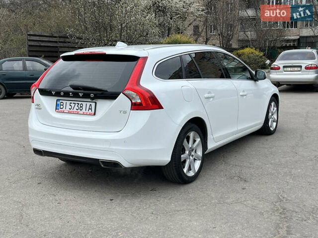 Білий Вольво B60, об'ємом двигуна 1.98 л та пробігом 127 тис. км за 13900 $, фото 1 на Automoto.ua