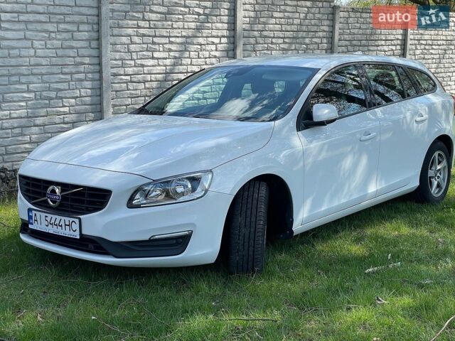 Білий Вольво B60, об'ємом двигуна 2.4 л та пробігом 217 тис. км за 14500 $, фото 1 на Automoto.ua