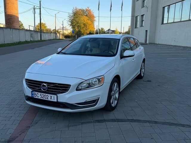 Белый Вольво B60, объемом двигателя 2 л и пробегом 196 тыс. км за 14500 $, фото 1 на Automoto.ua