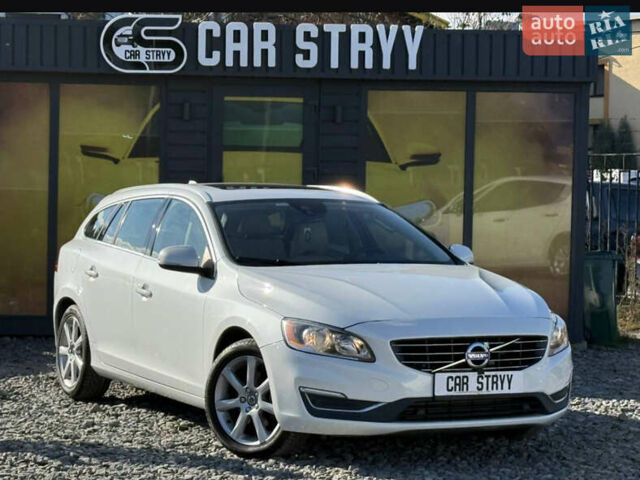 Белый Вольво B60, объемом двигателя 2 л и пробегом 190 тыс. км за 12300 $, фото 1 на Automoto.ua