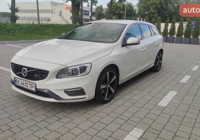 Білий Вольво B60, об'ємом двигуна 2 л та пробігом 240 тис. км за 15300 $, фото 1 на Automoto.ua