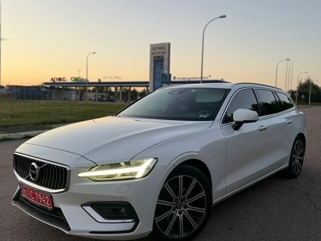 Білий Вольво B60, об'ємом двигуна 1.97 л та пробігом 349 тис. км за 17999 $, фото 1 на Automoto.ua