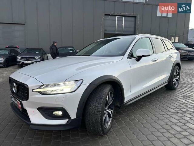 Белый Вольво B60, объемом двигателя 2 л и пробегом 30 тыс. км за 32300 $, фото 1 на Automoto.ua