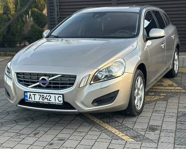 Бежевий Вольво B60, об'ємом двигуна 1.56 л та пробігом 255 тис. км за 8550 $, фото 1 на Automoto.ua