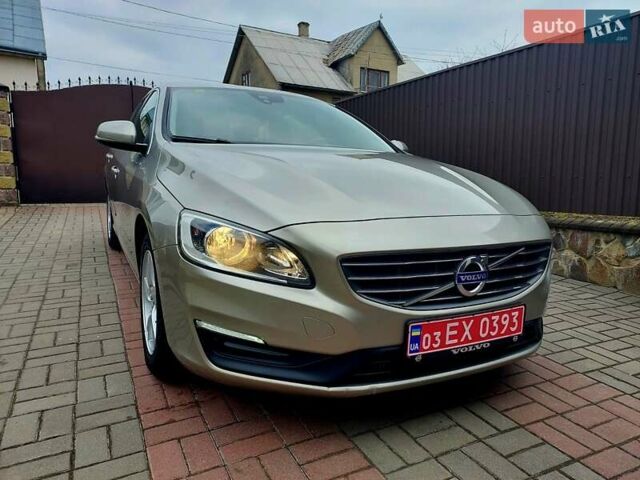 Бежевый Вольво B60, объемом двигателя 2 л и пробегом 207 тыс. км за 12999 $, фото 1 на Automoto.ua