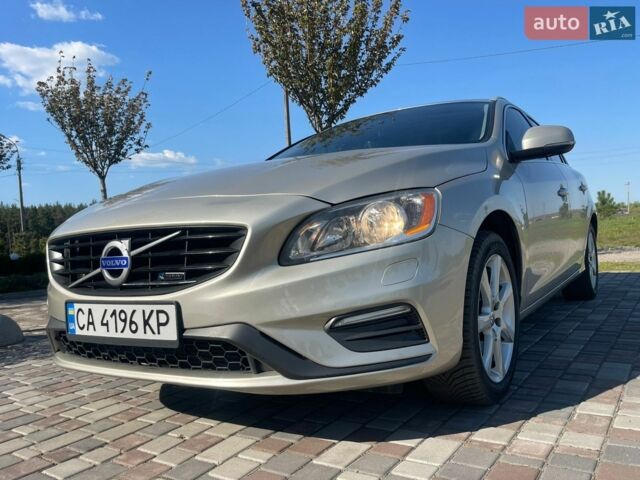 Бежевий Вольво B60, об'ємом двигуна 1.97 л та пробігом 160 тис. км за 14900 $, фото 1 на Automoto.ua