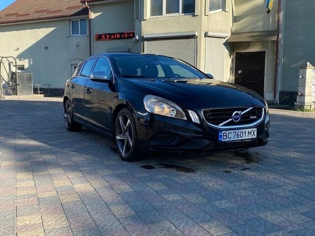 Черный Вольво B60, объемом двигателя 1.56 л и пробегом 277 тыс. км за 9000 $, фото 1 на Automoto.ua