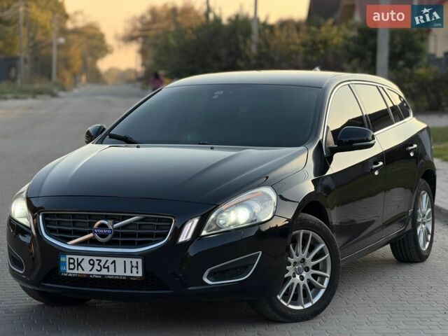 Черный Вольво B60, объемом двигателя 1.6 л и пробегом 290 тыс. км за 7650 $, фото 1 на Automoto.ua