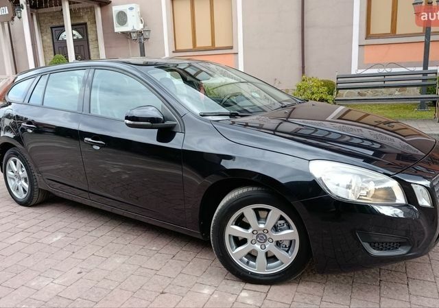 Черный Вольво B60, объемом двигателя 1.56 л и пробегом 252 тыс. км за 9150 $, фото 1 на Automoto.ua
